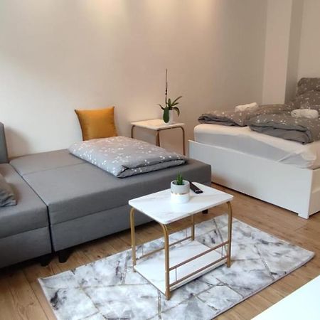 Privatzimmer-2 In Ruhiger Lage 9Min Von Hbh 纽伦堡 外观 照片